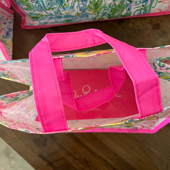 Lilly Pulitzer Re-Usable Tote Bag Set(5) - Picture 3 of 13